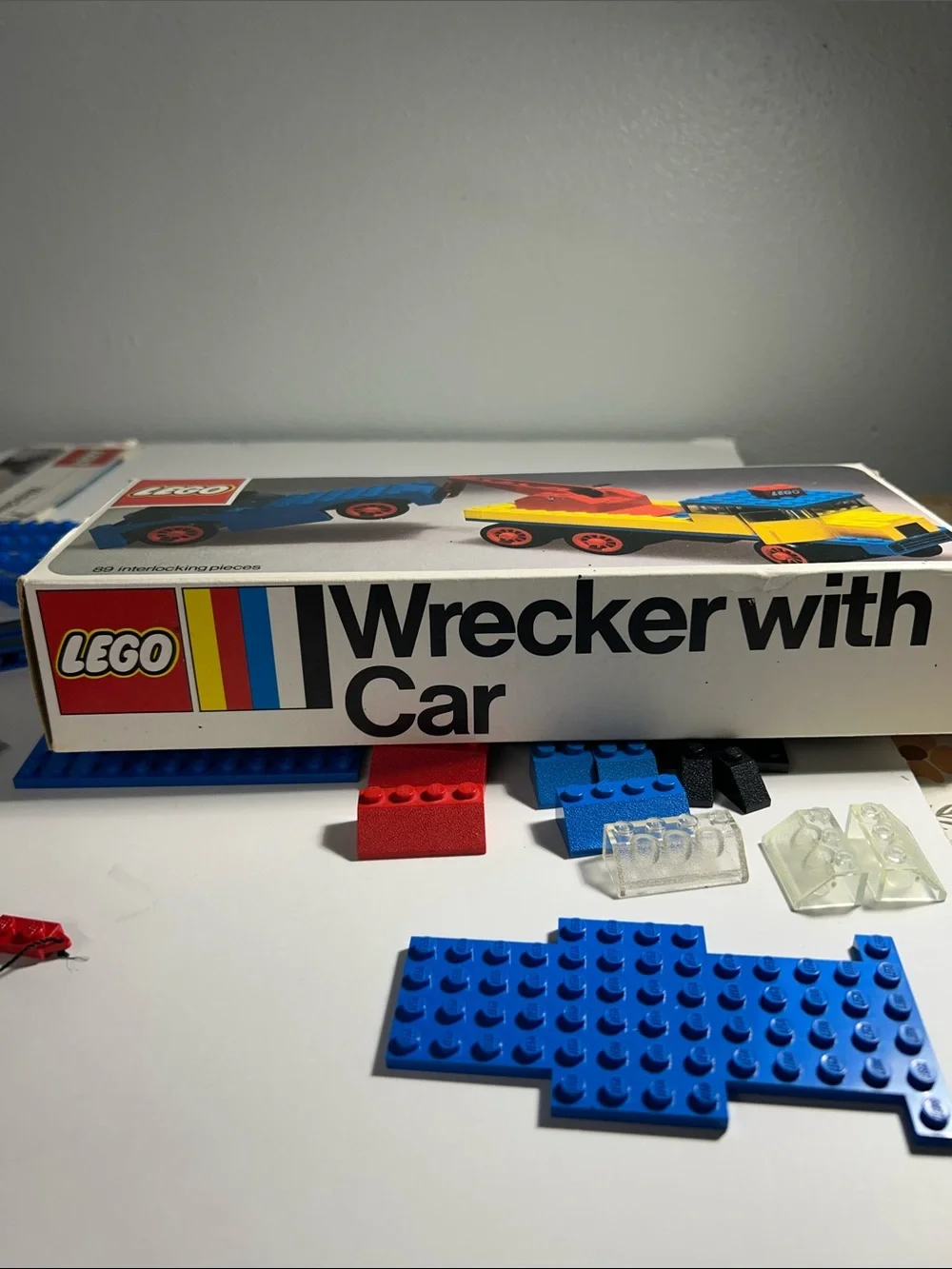 VTG Lego 1973 Wrecker with Car Set includes original box and instructions